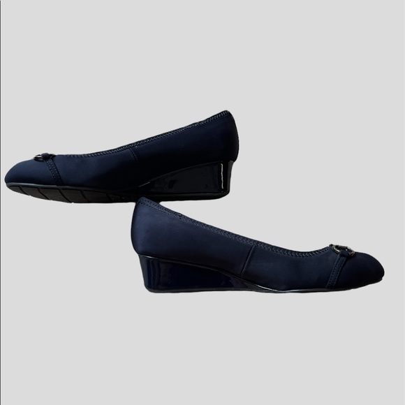 Women’s Bandolino Shoes - Picture 3 of 8